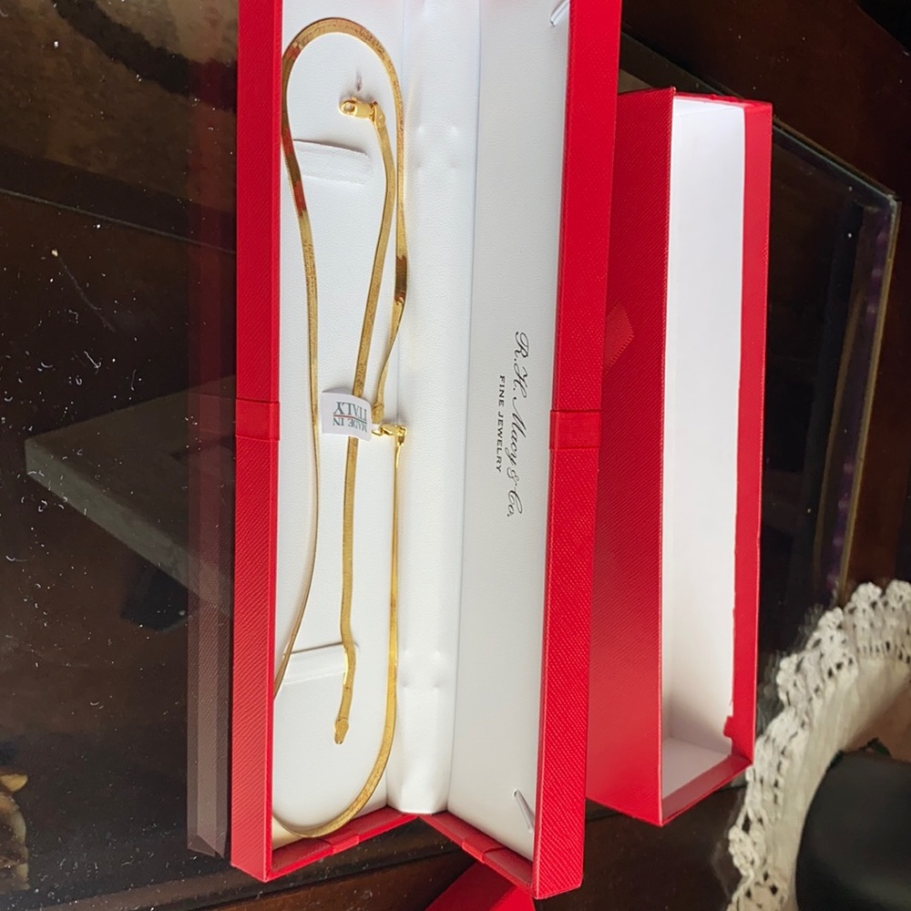 Set necklace and bracelet